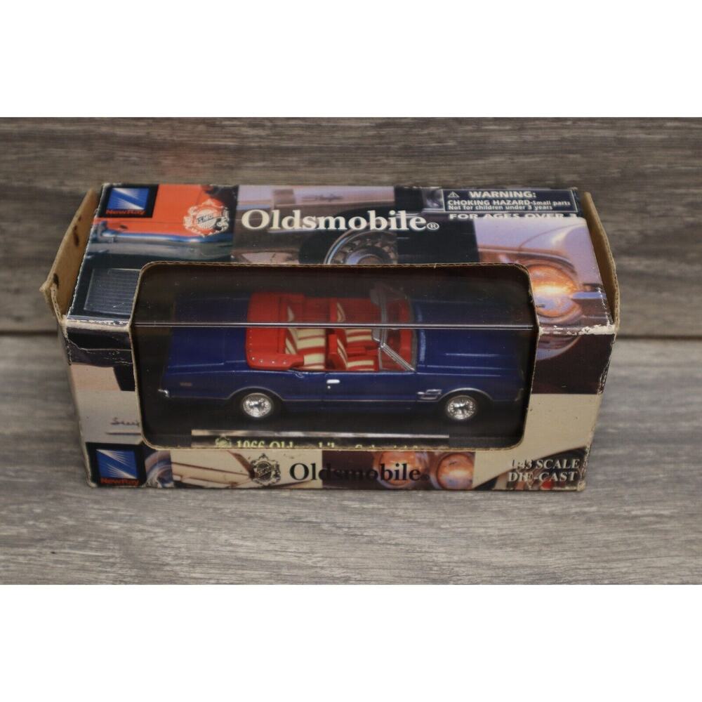 Oldsmobile 1966 Cutlass 4-4-2 Convertible Blue Car 1:43 Scale Case Collectible